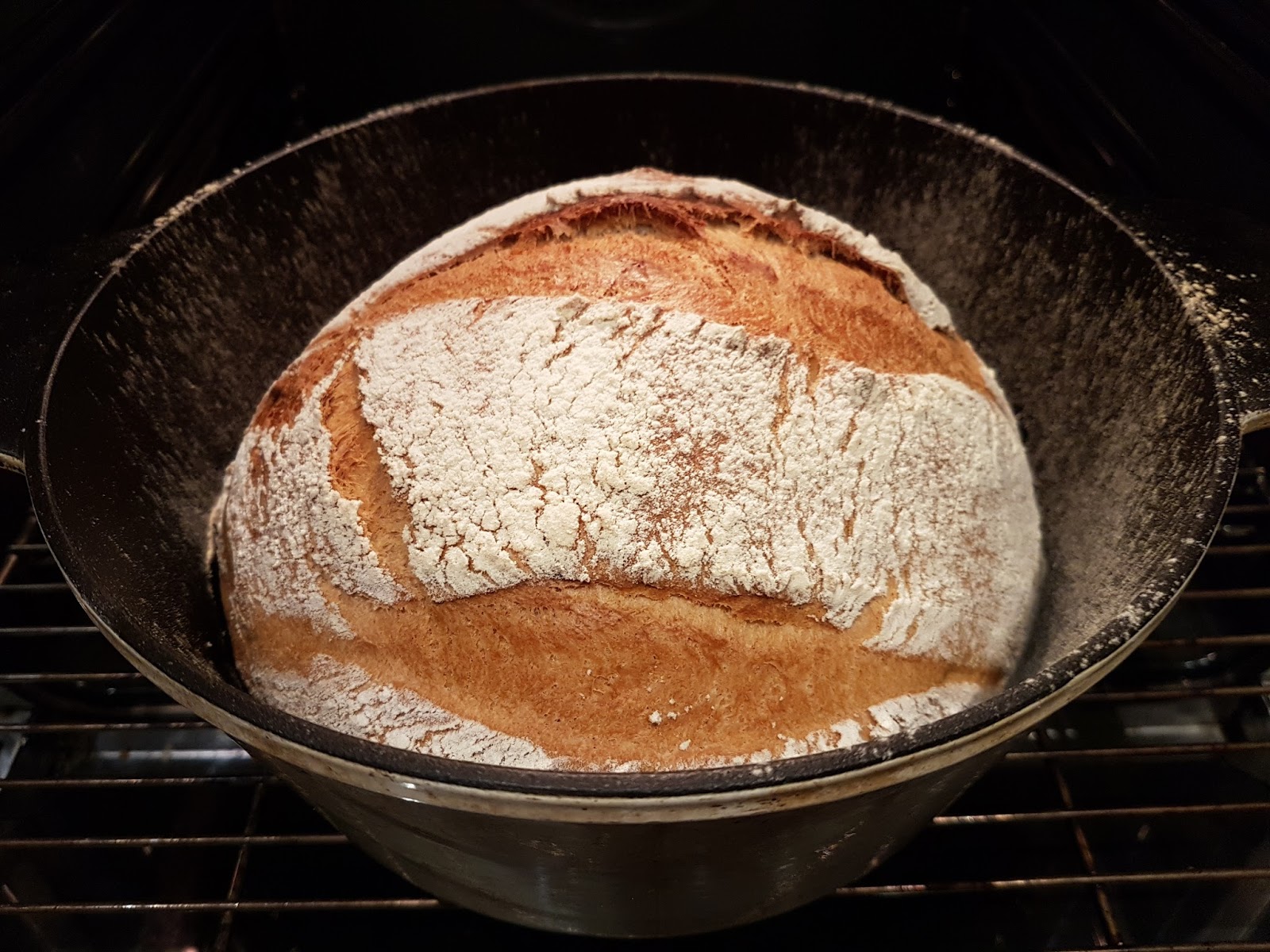 Köstliches aus meiner Küche: Rustikales Weißbrot im Topf Köstliches aus meiner Küche: Rustikales Weißbrot im Topf