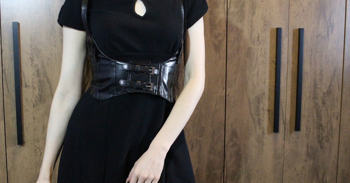 How to Style And Wear a Wide Waist Belt? Everyday Goth Outfit