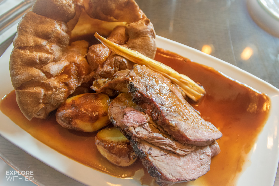 Beef Sunday Dinner at The Swan Hotel Broadway