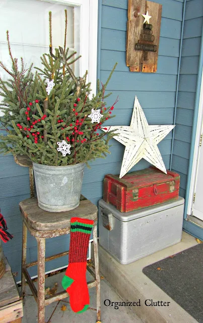 Rustic Outdoor Christmas Decorating organizedclutter.net