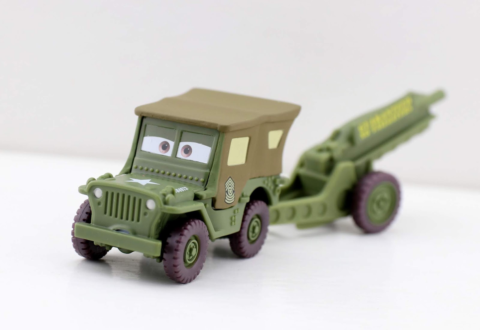 Disney//Pixar Cars Sarge with Cannon Die-cast Vehicle