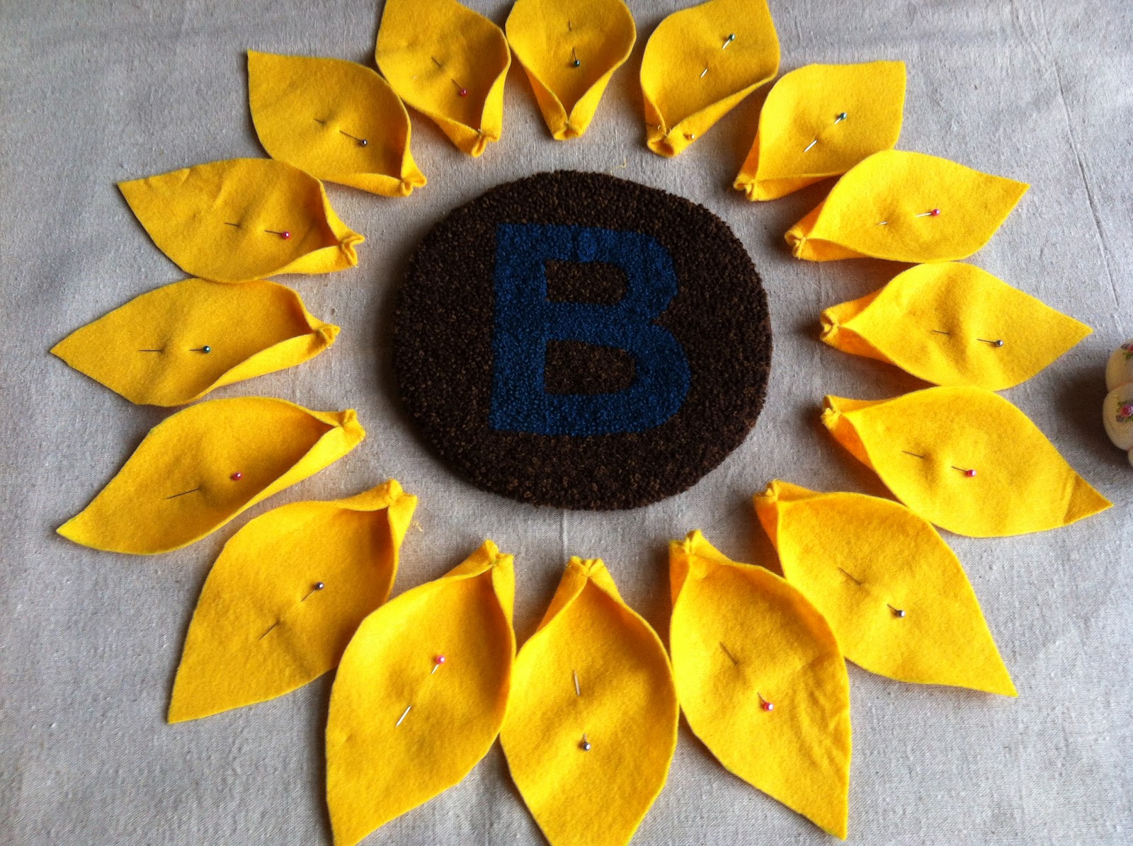 CheeKeeLee: Felt Sunflower for Bernie B Productions