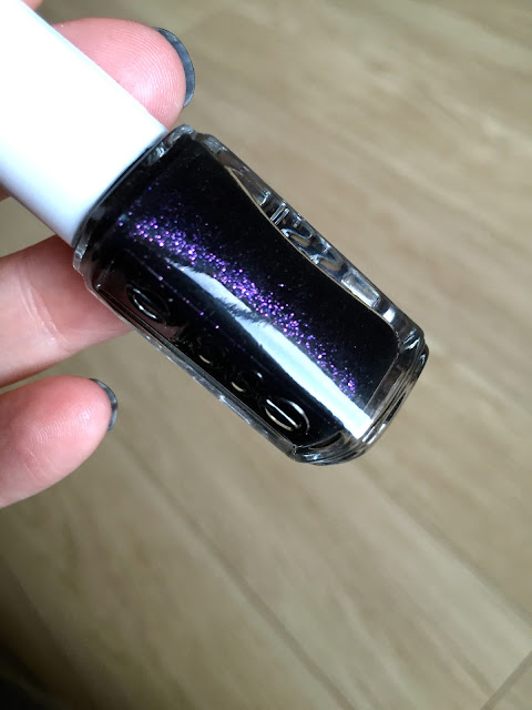 NOTD & Review Of Essie's Haute Tub Nail Polish