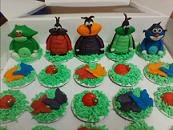 Cup Cakes Buttercream With Figure Toy "Oggy & The Cockroaches"