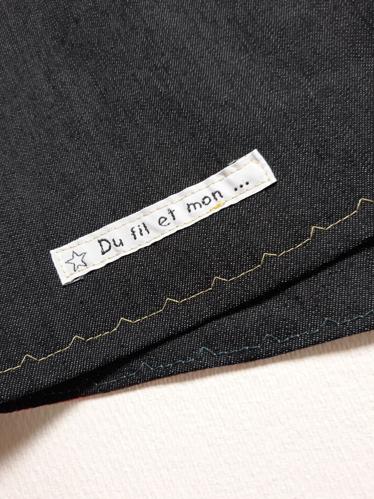 Du fil et mon: Jupe Asym?�trique