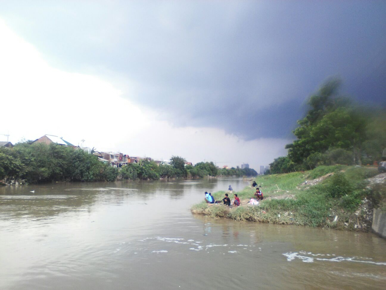 Mancing di kali Jagir: Awas Kintir | ETNOKARTUNOLOGI