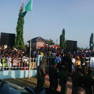 Huge crowd receive Goodluck Jonathan in his Hometown Otuoke 4