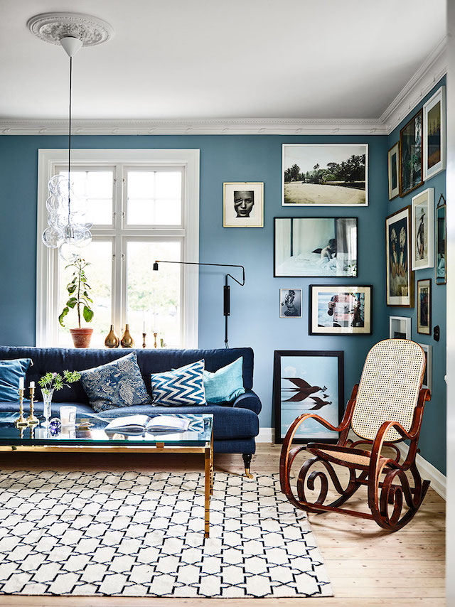 a-home-with-blue-details-in-sweden