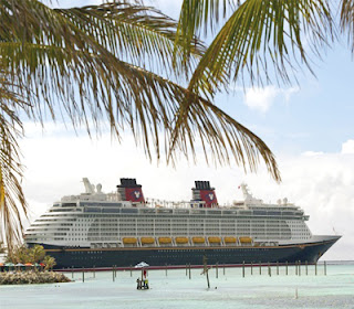 Kapal Pesiar Disney Fantasy Kapal Pesiar Disney Fantasy