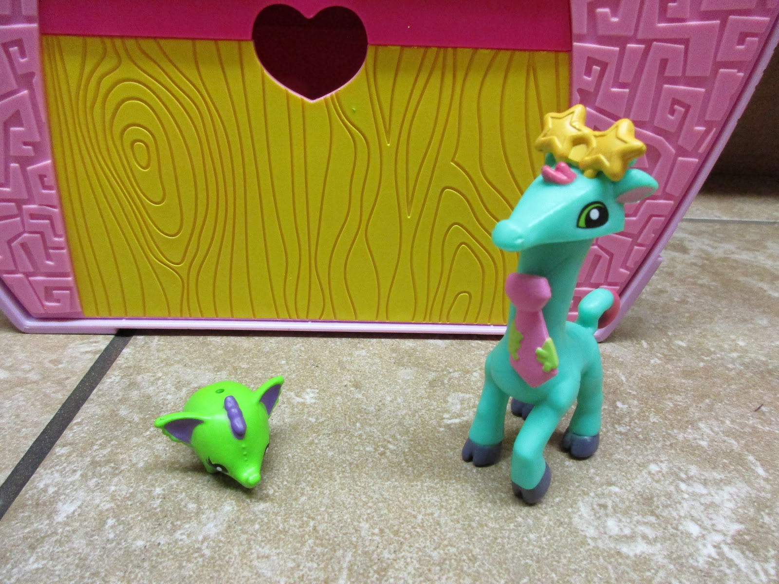 The Animal Jam Whip: Animal Jam Dress Up Closet Toy Review