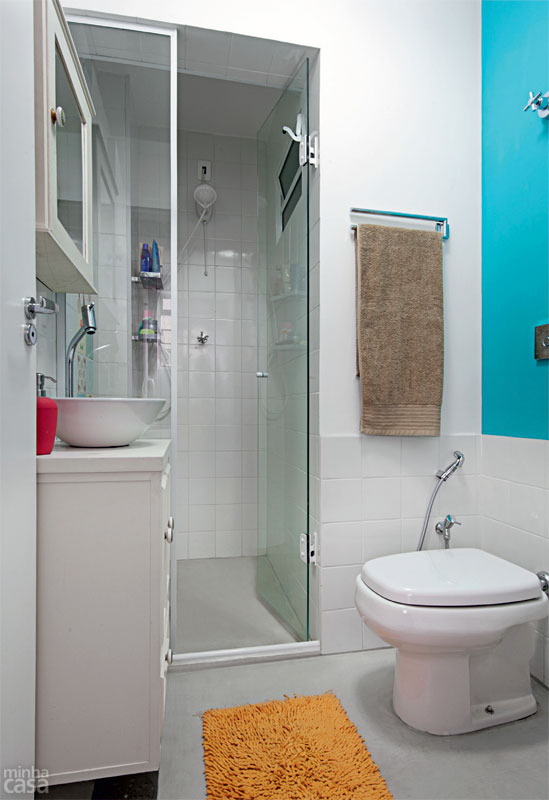 Kitnet reformada e decorada, cores vibrantes, estilo retrô. Blog Achados de Decoração Kitnet reformada e decorada, cores vibrantes, estilo retrô. Blog Achados de Decoração