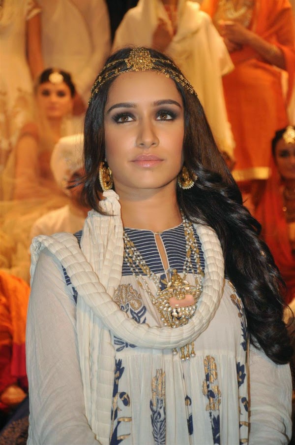 Shraddha Kapoor in Rohit Bal Collection