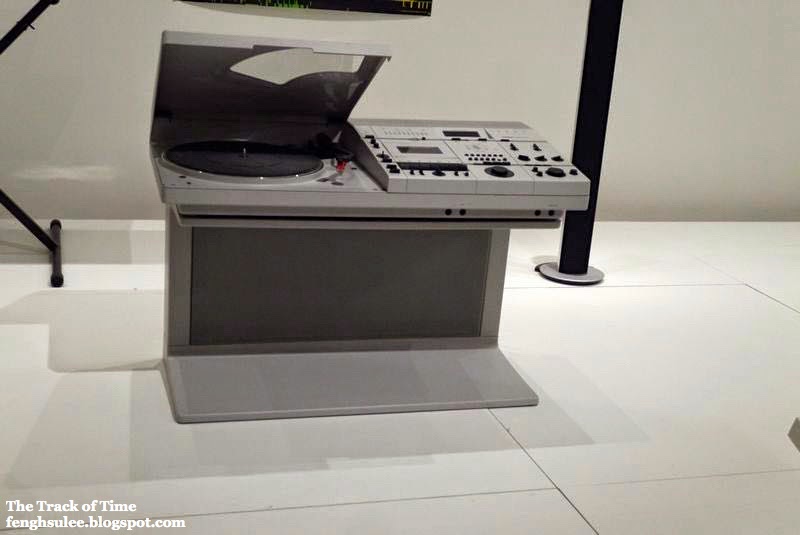 Turntable Moma MoMA - Making Music Modern | The Track of Time