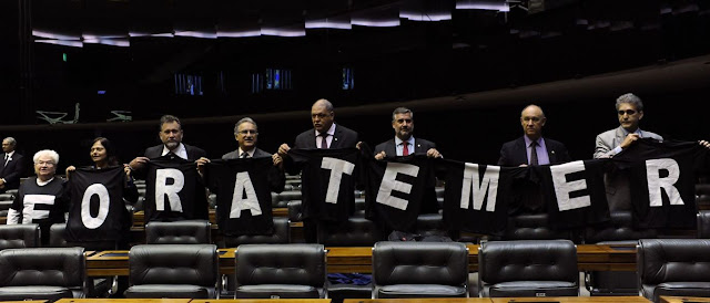 Câmara: votação sobre denúncia contra Temer será no microfone Câmara: votação sobre denúncia contra Temer será no microfone