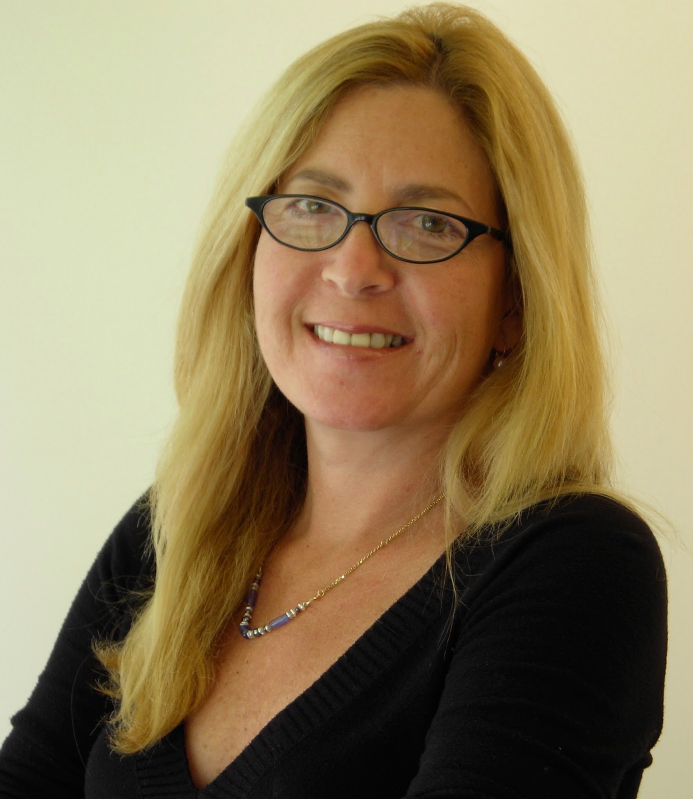 Creating Happy Homes Inside and Out! JANUARY 2017 Featured Designer