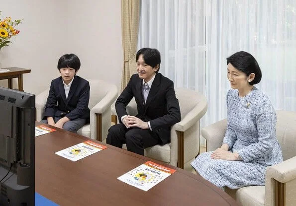 Crown Prince Akishino, Crown Princess Kiko, Prince Hisahito, Princess Mako and Princess Kako