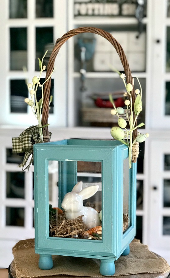 Frame Easter basket with handle and bunny