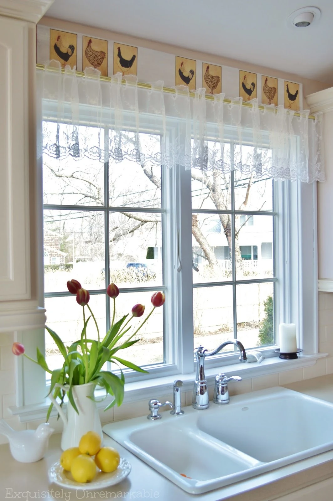 Farmhouse Kitchen Decor With Lace Curtains