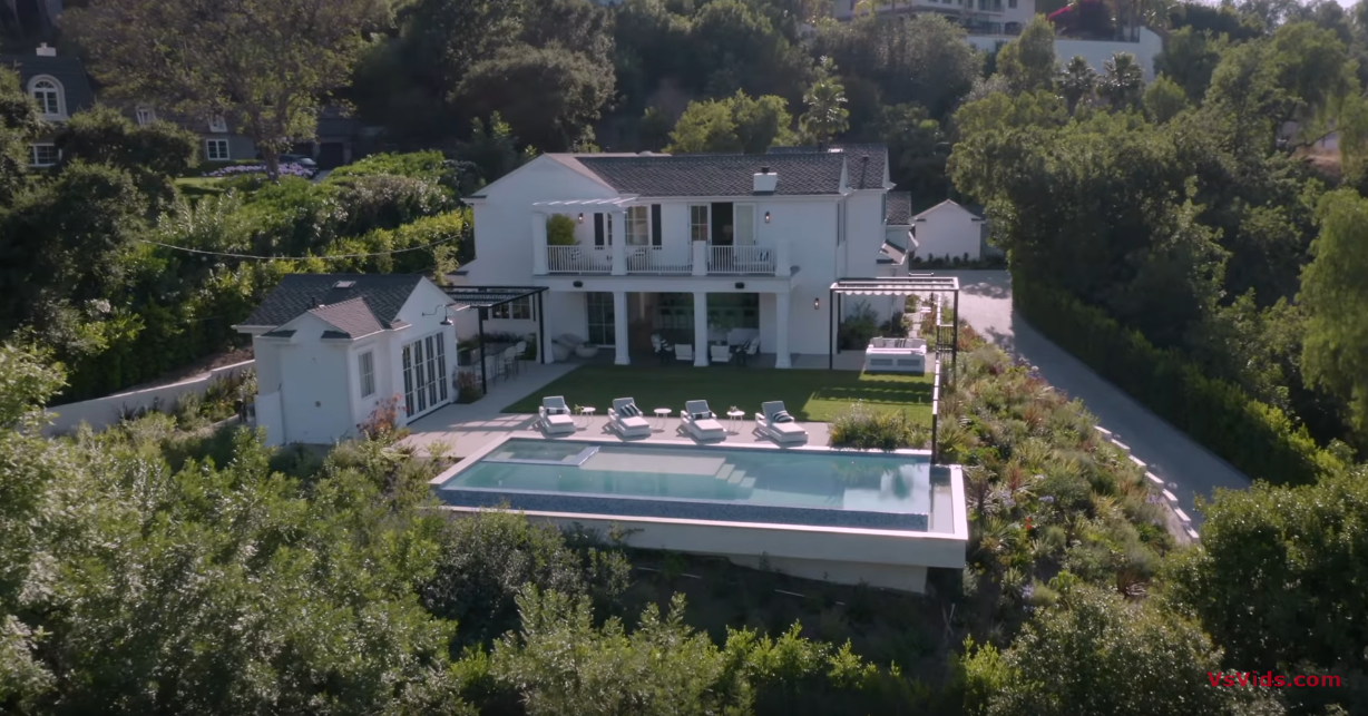 31 Photos vs. Touring a $7,495,000 ENCINO Mansion with 300 Ft Private Driveway! - Luxury Home Tour 31 Photos vs. Touring a $7,495,000 ENCINO Mansion with 300 Ft Private Driveway! - Luxury Home Tour
