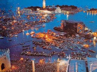 PINK FLOYD-LIVE IN VENICE-1989