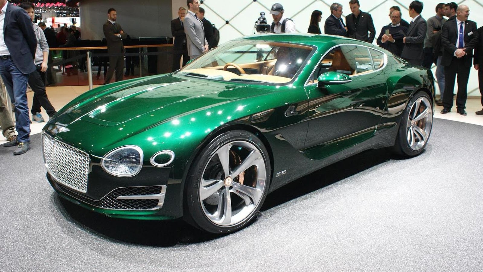 Amazing 5 Seater Sports Car Evaigeren