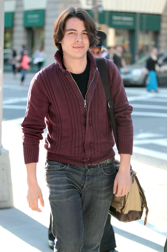 Wonder Bear: Sexy Saturday - Manolo Gonzalez-Vergara