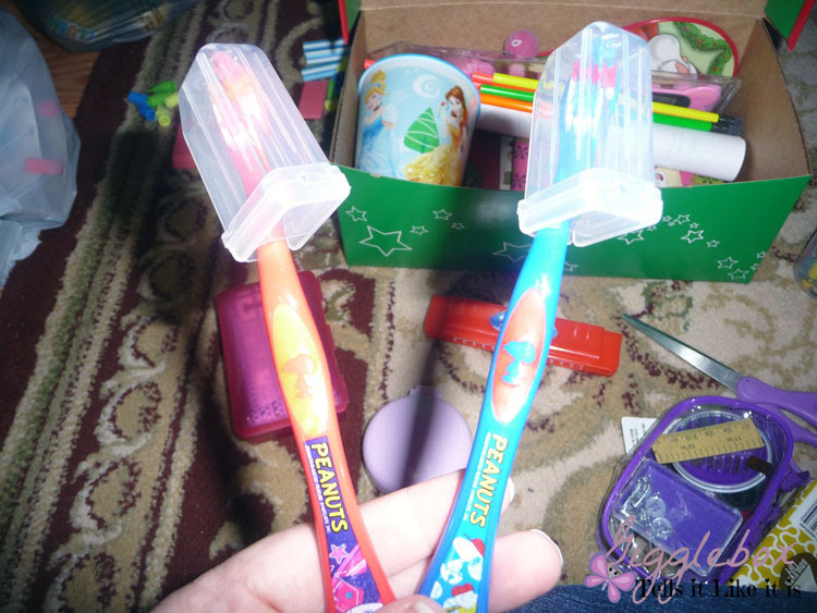 Operation Christmas Child 2014 Packing A 10 14 Year Old Girl Box Gigglebox Tells It Like It Is