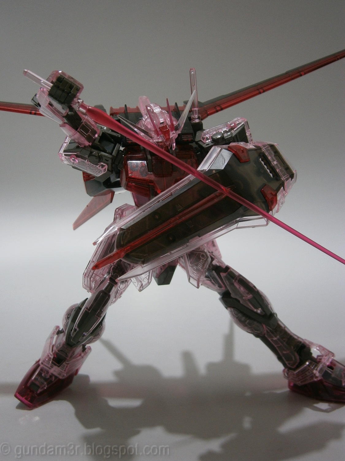 Aile Strike Rouge Gundam (Clear Color Version) MG Review Part 3