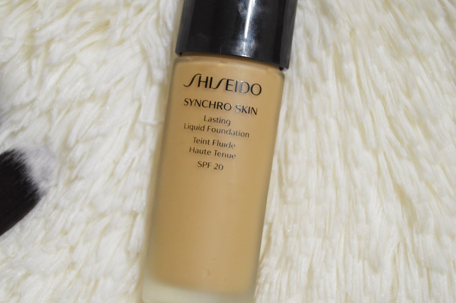 Shiseido флюид. Тональный крем Shiseido Synchro Skin. Тональный крем Shiseido Synchro Skin Rose 2. Тональный крем шисейдо палитра. Shiseido Synchro Skin lasting Liquid Foundation.