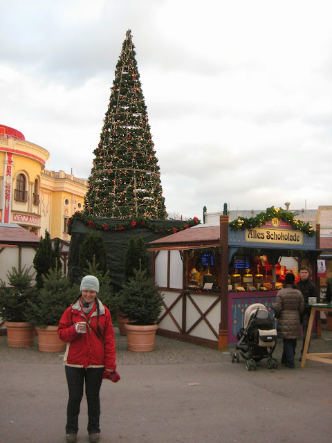 {Erin Out and About} Vienna Christmas Markets: Riesenrandplatz