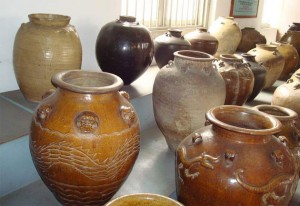  Keramik  Jawa  Tengah  Terbuat  Dari 
