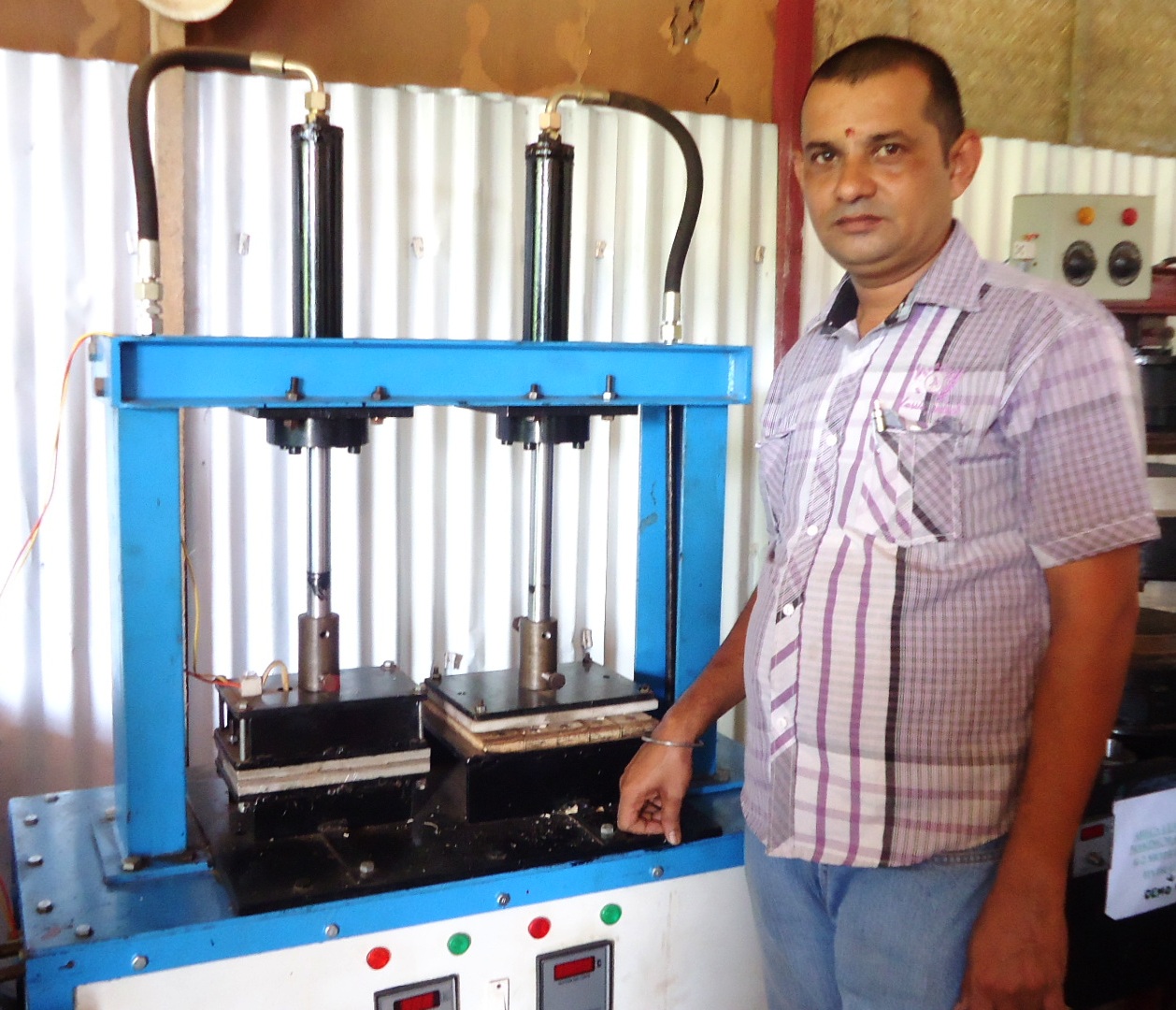 Eco Green Unit Areca Leaf Spoon making machinery.