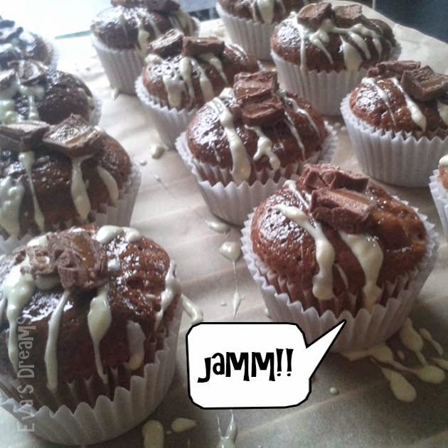 Eva´s Dreams: Backe, backe Kuchen: Mars-Walnuss Muffins Eva´s Dreams: Backe, backe Kuchen: Mars-Walnuss Muffins