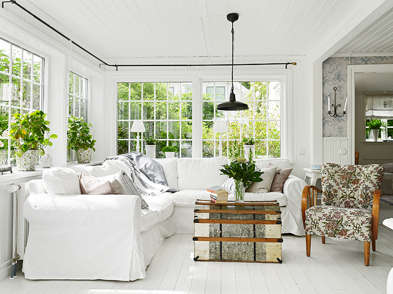 DARLING SWEDISH COTTAGE BY THE SEA SEE THIS HOUSE INTERNATIONAL