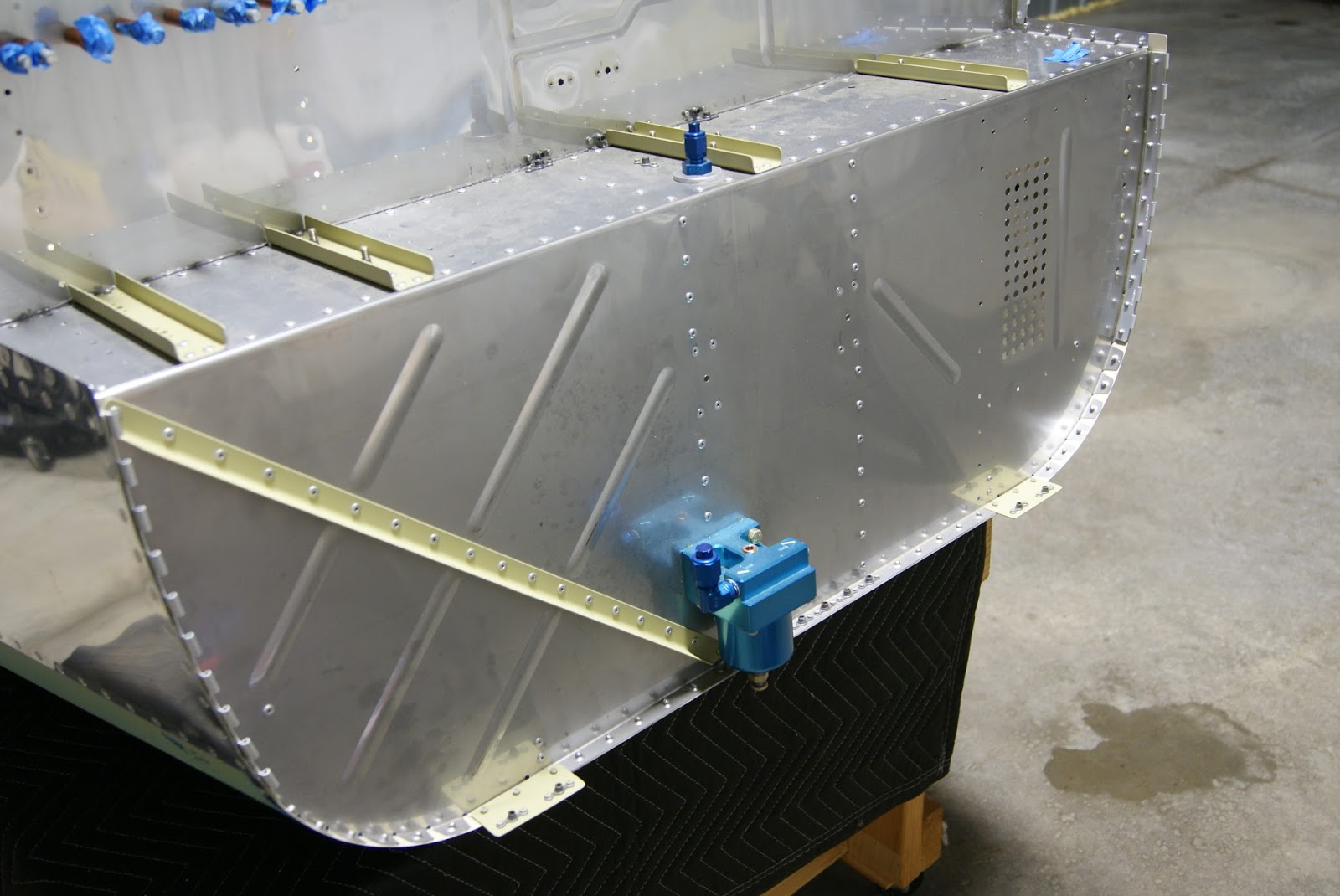 DOG Aviation John's RV-12 Blog: Lower Cowl Hinges Riveted – Right ...