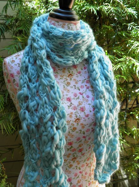 Persnickety Knitter: Free Zigzag Lace Scarf Pattern