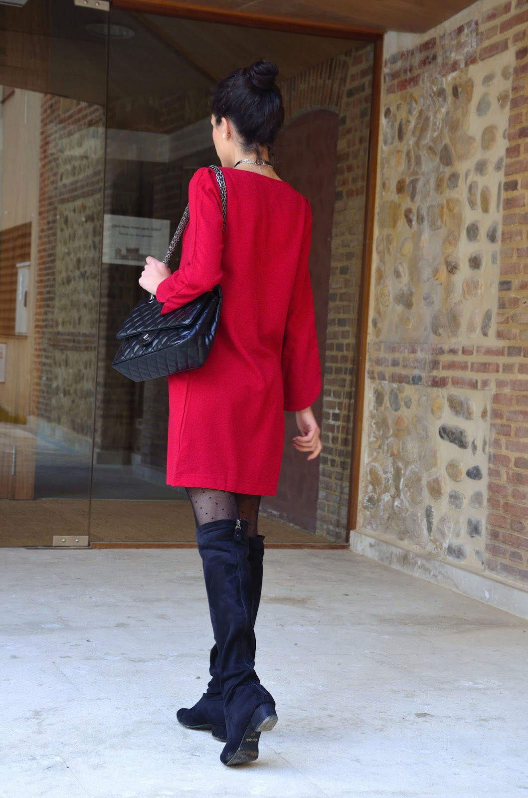 vestido-rojo-red-dress-knee-boots-look-blogger-outfit-trends-gallery