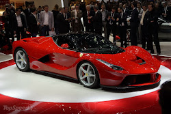 ferrari laferrari motor unveiled geneva