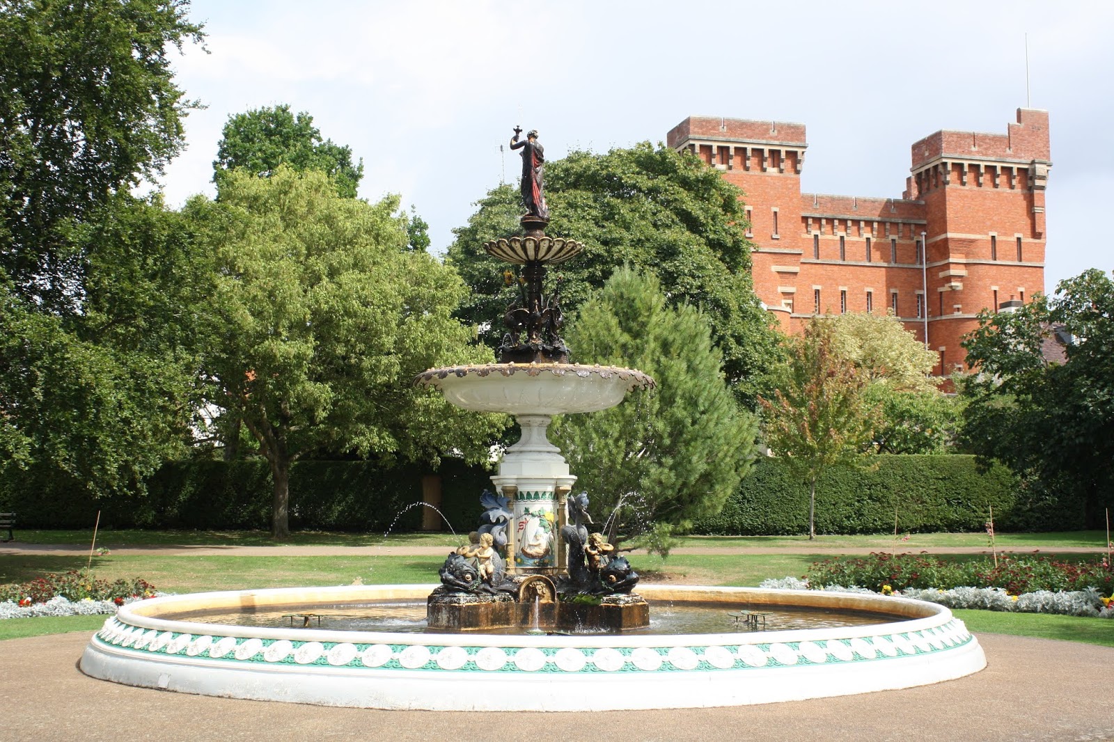 Views from Somerset A stroll around Vivary Park in Taunton, Somerset.