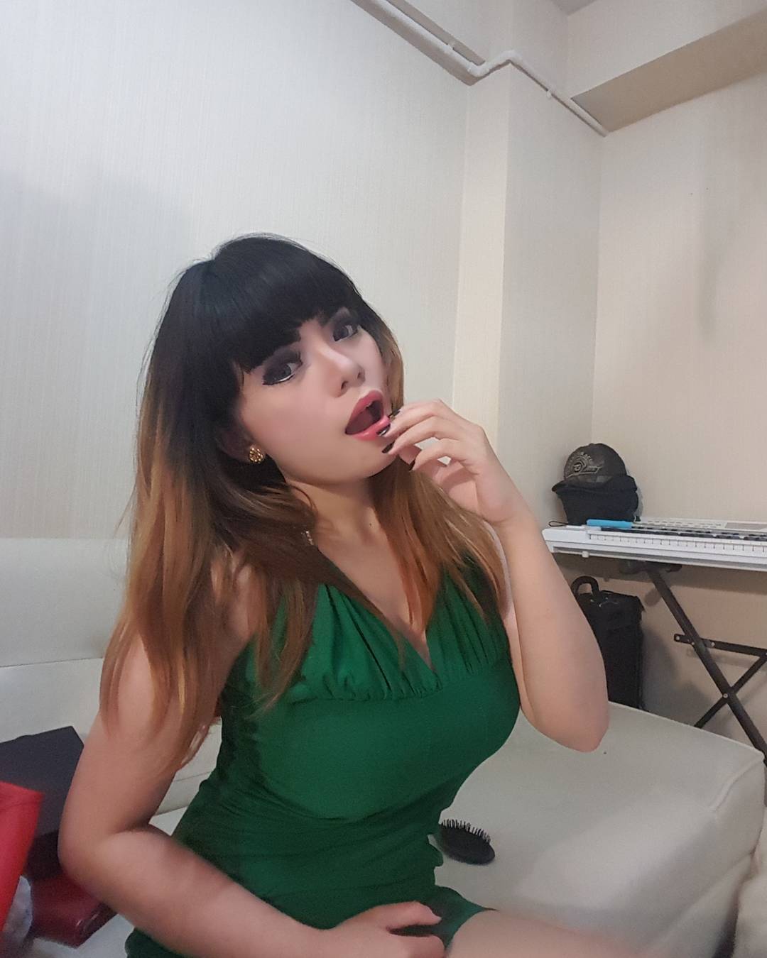 Kamar Selebritis Koleksi Foto Seksi Dinar Candy Dj Singer Dangdut Hot