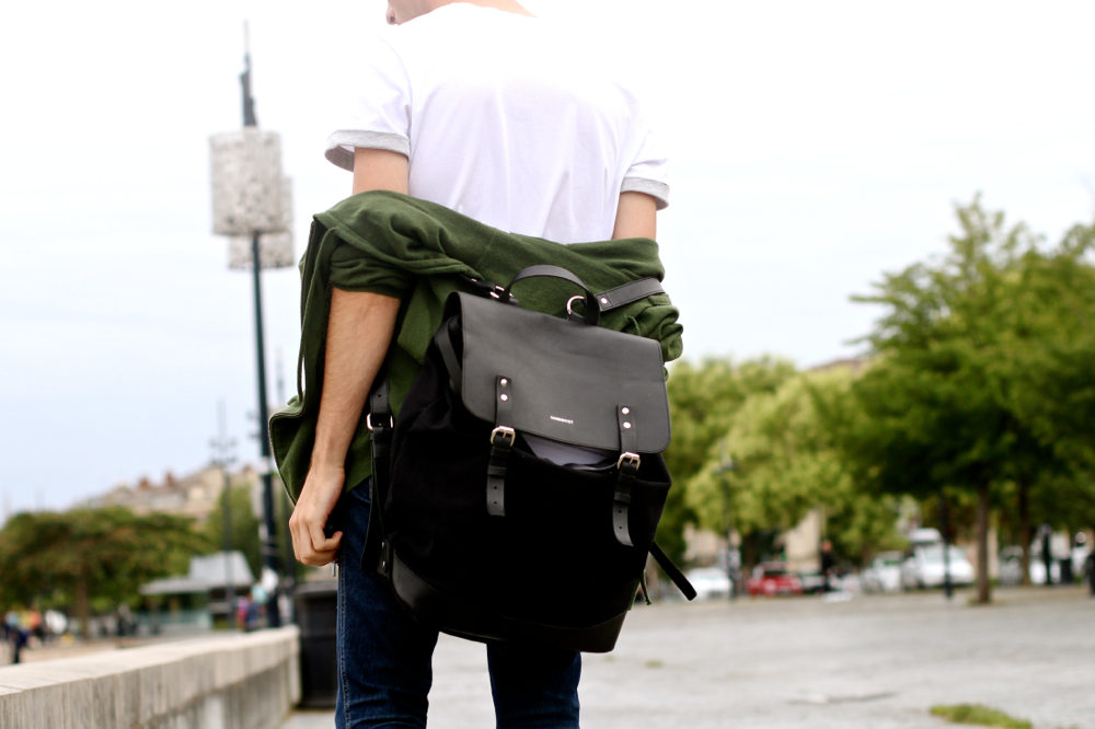 Blog-Mode-Homme_Preppy-Dandy_Veja-baskets-sneakers_sanqdevist_backpack-sac_gilet-cachemire_Malo_Casual-Briston