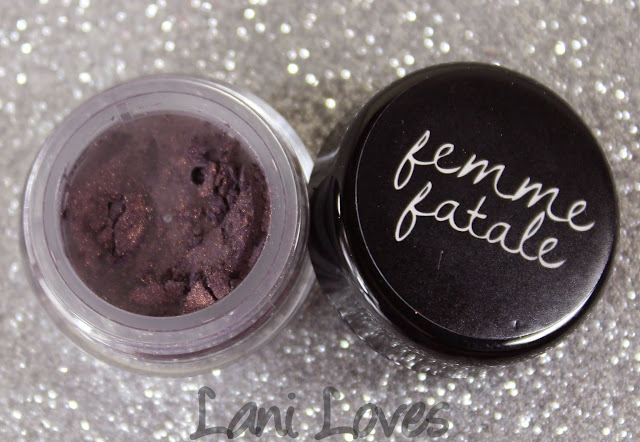Femme Fatale - Xenomorph eyeshadow swatches & review