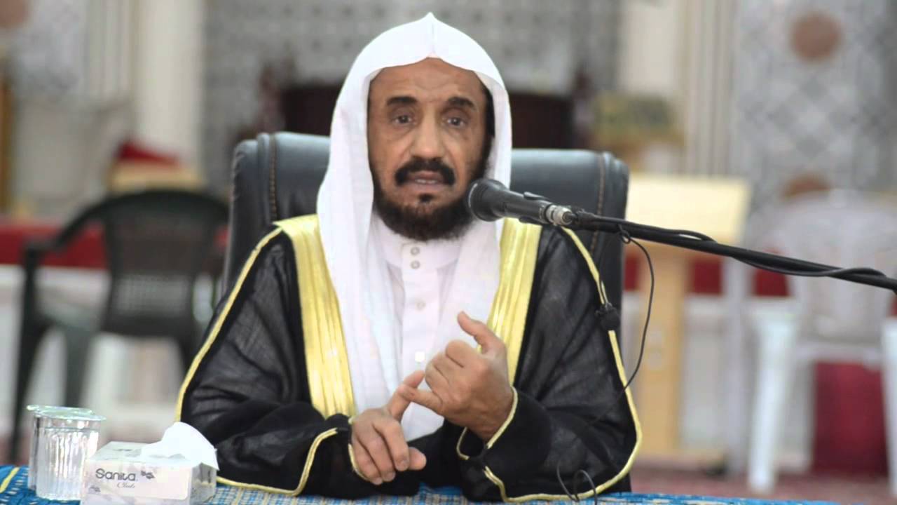  بعد أن زعم تأثير قيادتها للسيارة على “المبايض”.. خديجة بن قنة ساخرة من داعية سعودي: “المبايض تمام الآن يا شيخ” 