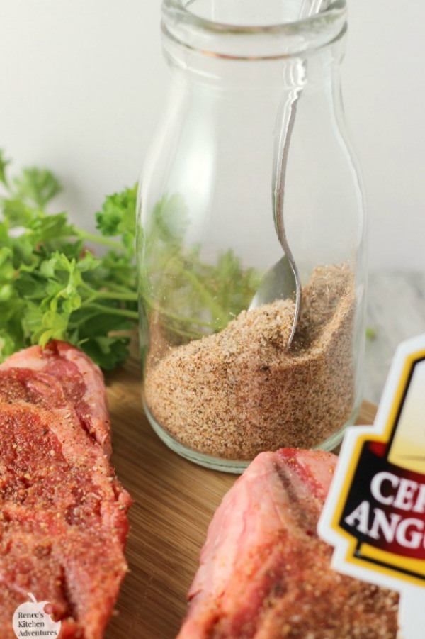 Homemade Coffee Steak Rub | by Renee's Kitchen Adventures - easy homemade recipe for a steak seasoning made with coffee. Perfect on steak, chicken, pork and more! #SundaySupper