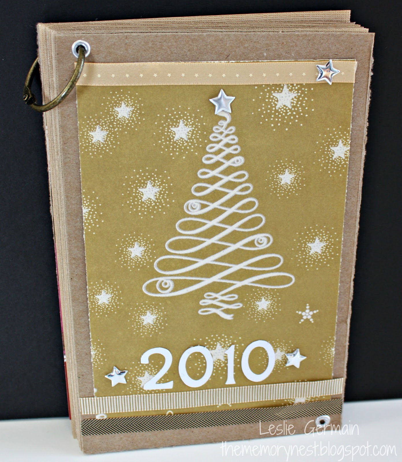 The Memory Nest Holiday Photo Cards Mini Albums