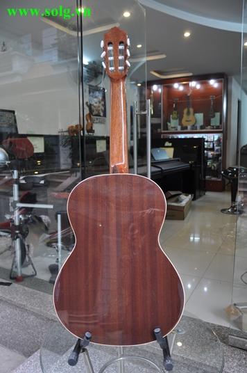 Guitar-Almansa-402-Cedar1.JPG