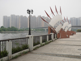 riverside sculptures at the Dragon Boat Cultural Park (龙舟文化公园)