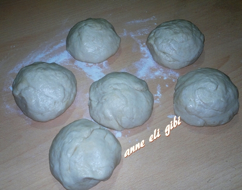 ANNE ELİ GİBİ&hellip;.. KIYMALI KOL BÖREĞİ (EL AÇMASI)