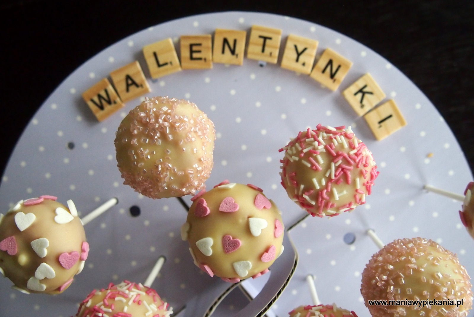 Mania Wypiekania Cake pops z białą czekoladą