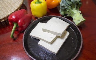 El tofu es rico en proteínas vegetales 